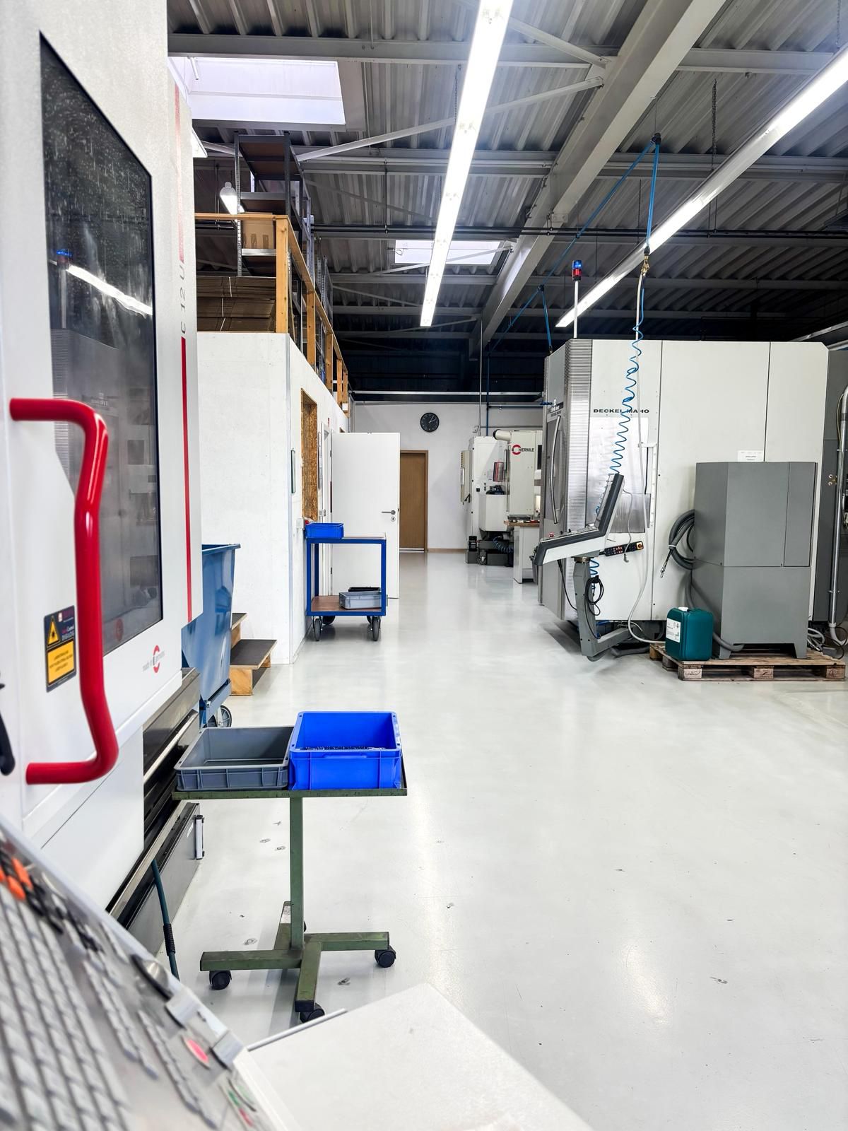 Moderne Produktionshalle